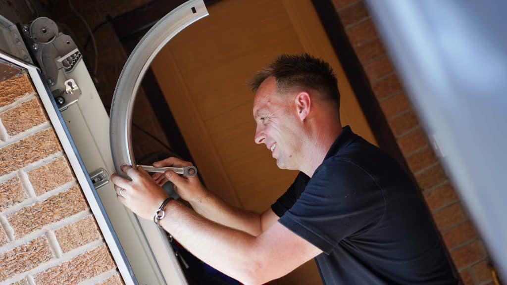 Engineer Sectional Tracks Installation