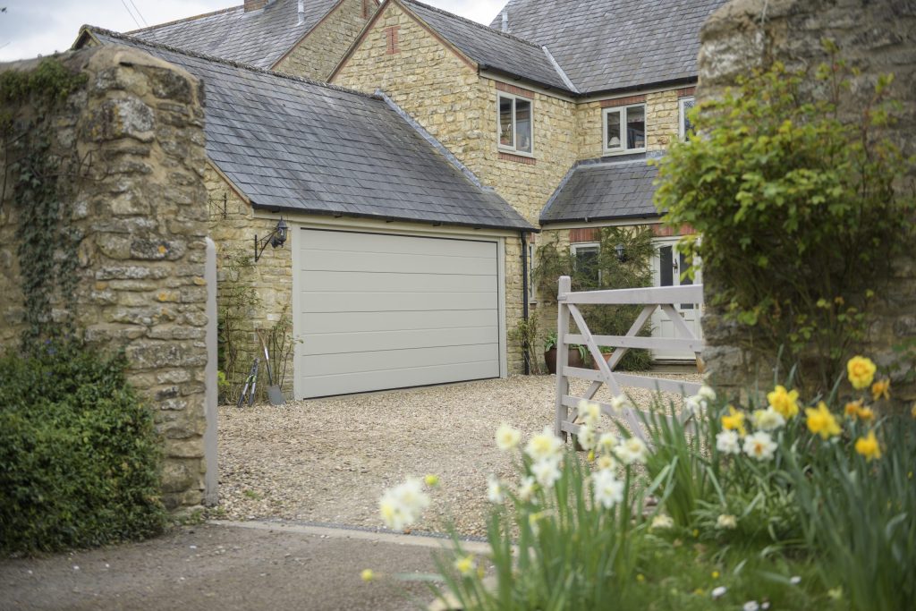 sectional garage doors thornton heath