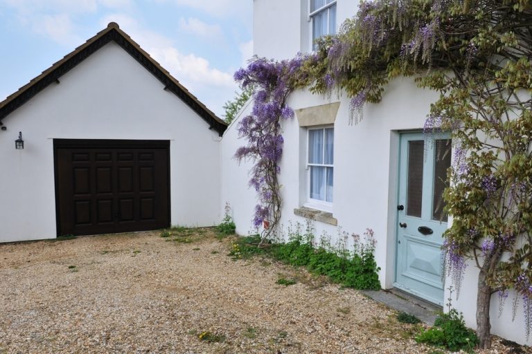 how long does it take to install a garage door?