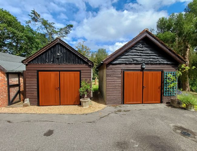 Medium Oak Side Hinged Doors
